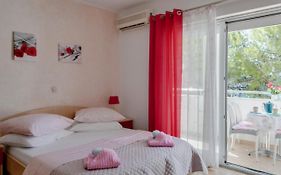 Apartments & Rooms Dupin